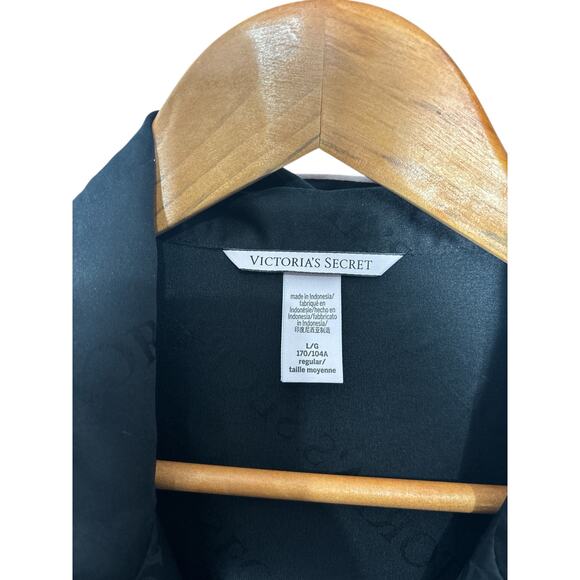 VS Black Monogram Satin Pajama Top L/G Silky
Lounge White Piping Sleep Shirt - Picture 4 of 5